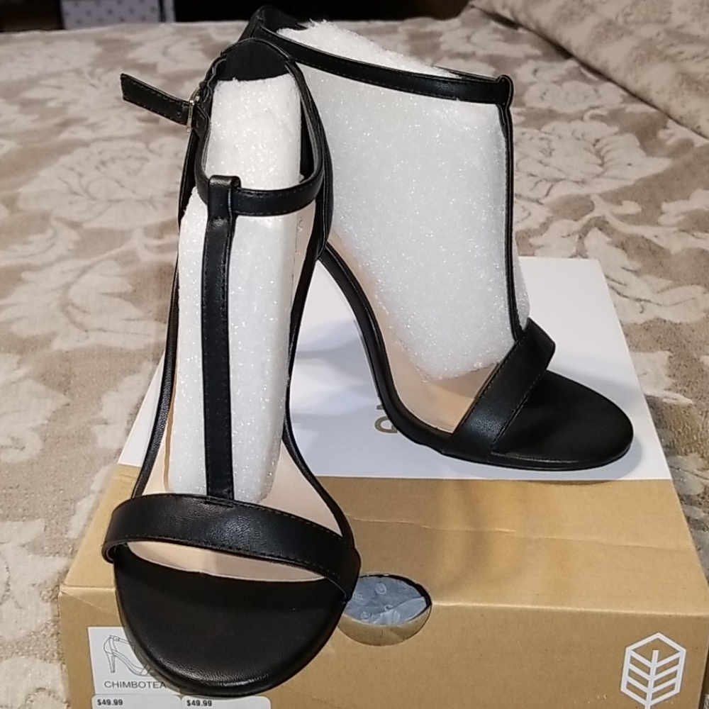Heels - Picture 3 of 5